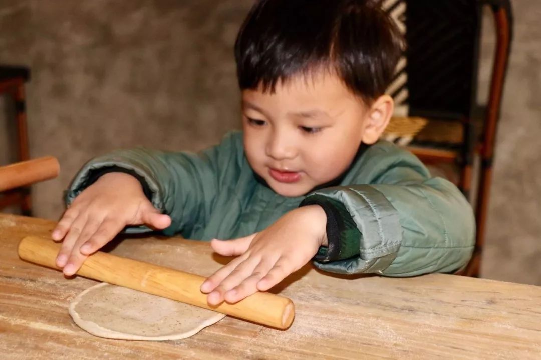 沙漠一年出现的奇观,沙漠黄河的奇景