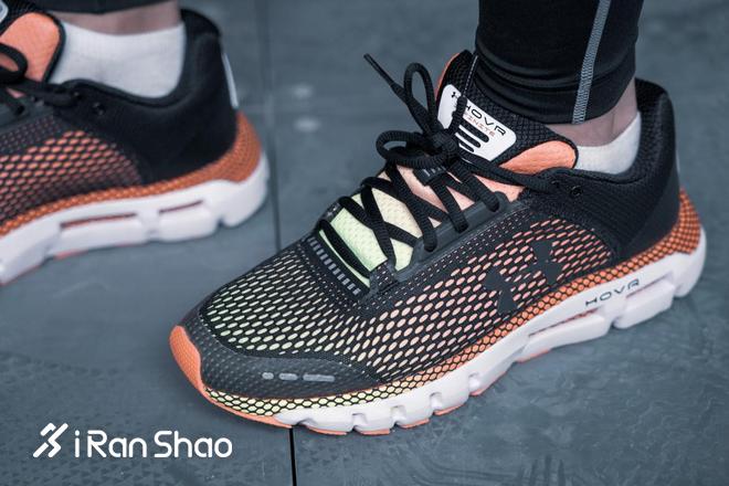 跑鞋nikezoomx三代,跑鞋幻影和绝尘2哪个好