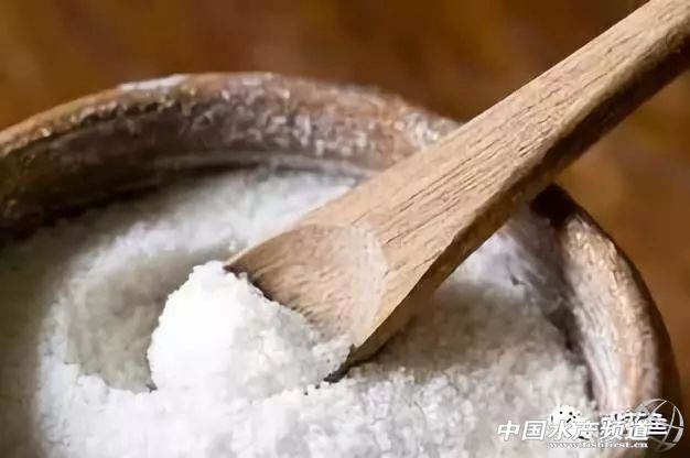 赤皮烂鳃病怎么治疗,细菌性烂鳃病用什么外用药