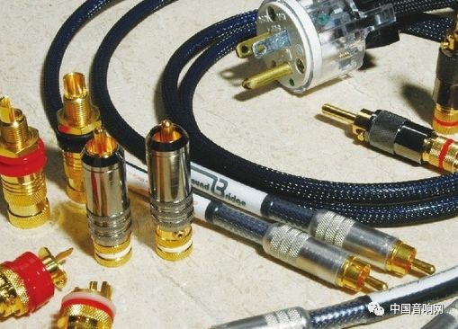 喇叭线插头的分类和应用