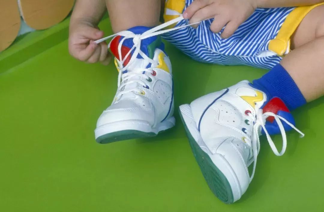 身高1.25米的女孩子穿多大码鞋子,1米四的女孩穿多大码鞋子