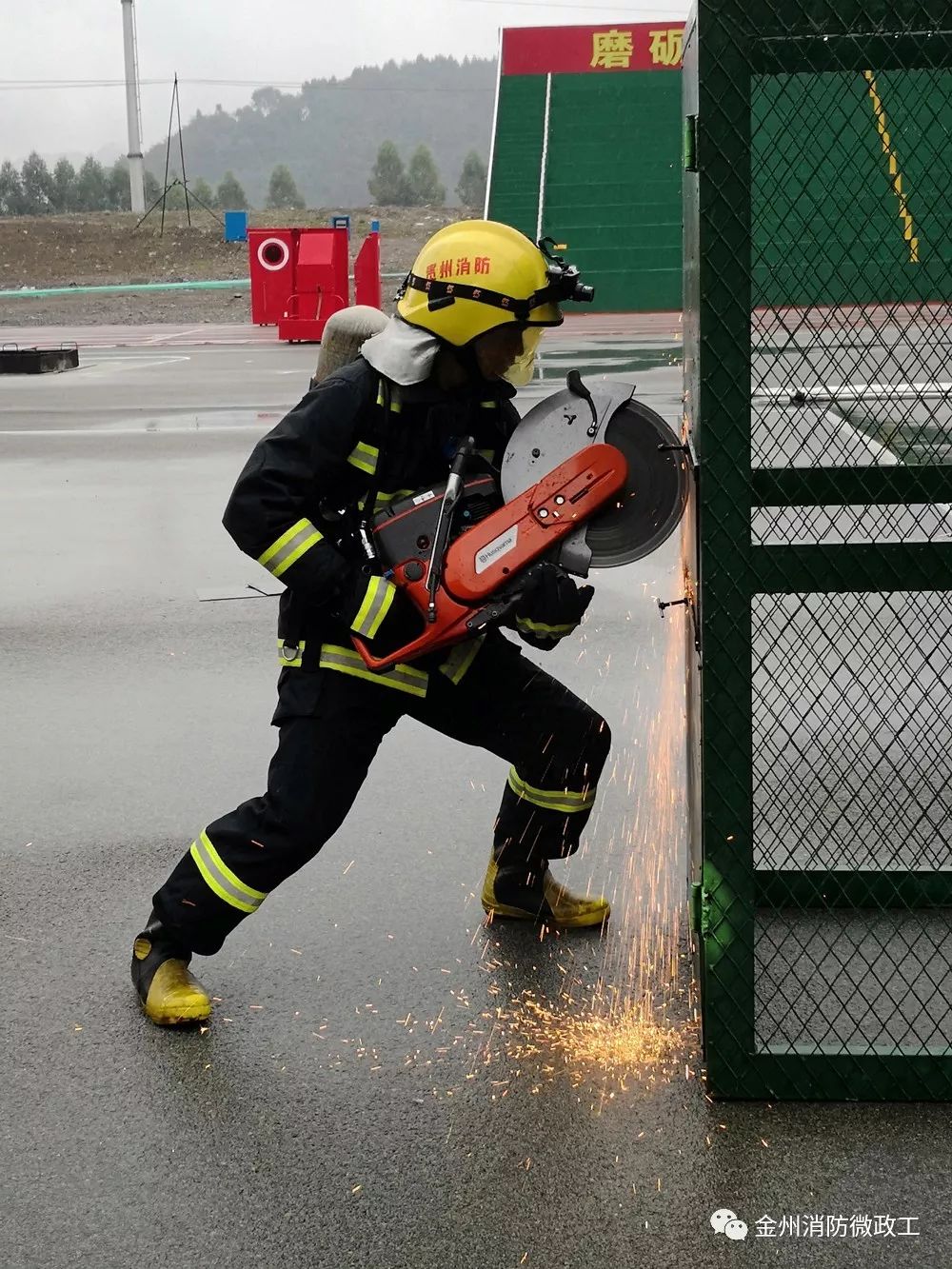 消防员们的青春奋斗故事,消防员陈建军感人事迹