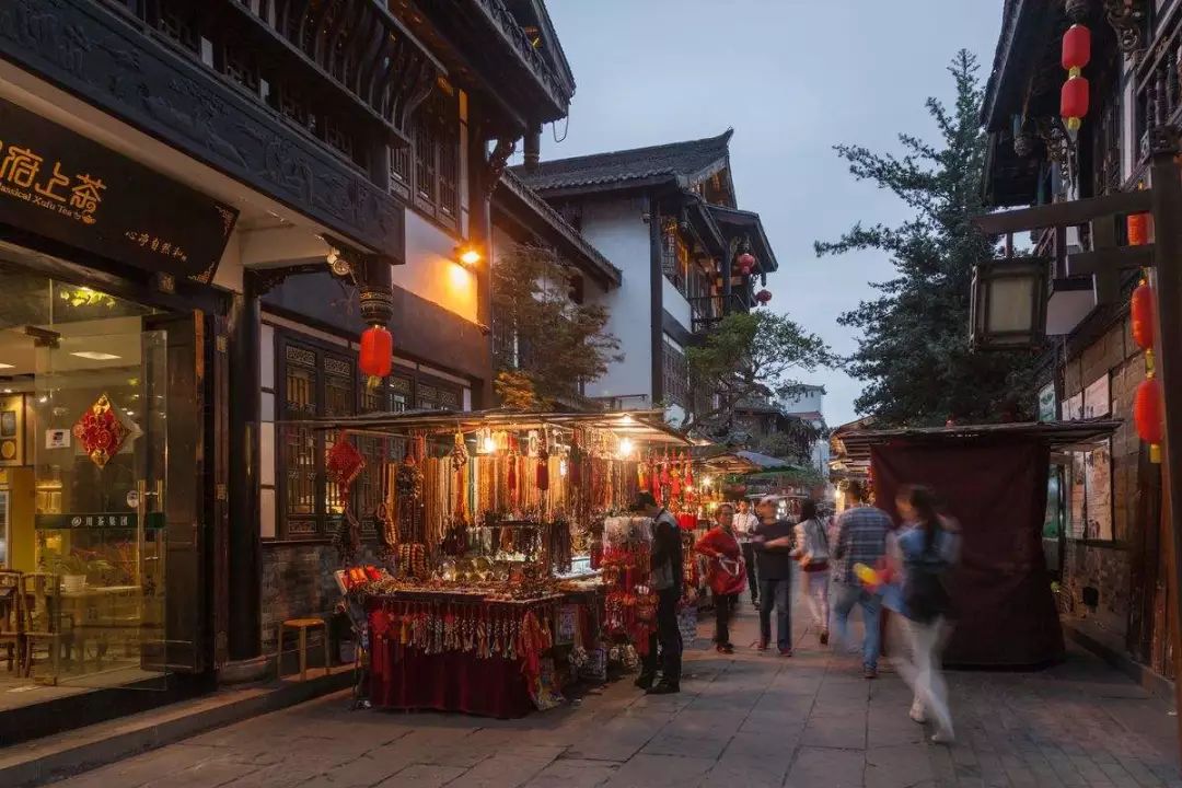 3月花期将至,人均200拿下隐居旗下成都地标旁酒店,一天5顿不重样!