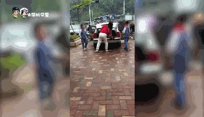 车超员多1个4岁小孩算超员吗,车里坐4个大人一个小孩算超员么