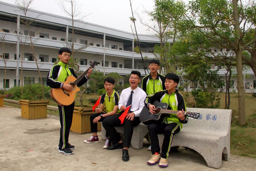 蹇棯甯堢敓鍚堜綔,蹇棯鏍″洯瑙嗛澶у叏鐕冪垎闇囨捈