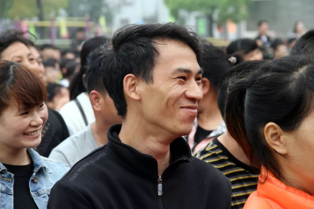 蹇棯甯堢敓鍚堜綔,蹇棯鏍″洯瑙嗛澶у叏鐕冪垎闇囨捈