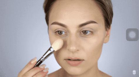 底妆斑驳用什么粉底液,为什么粉底上完脸上还是脏脏的