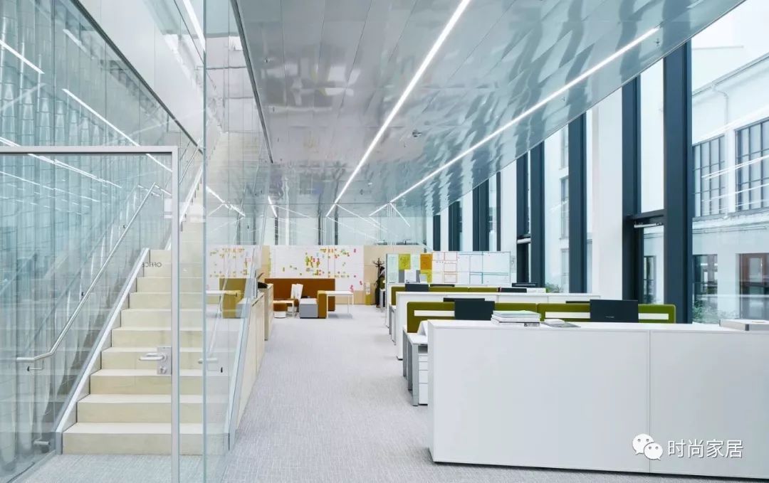 施华洛世奇水晶特别纪念版 (施华洛世奇水晶宝石系列)