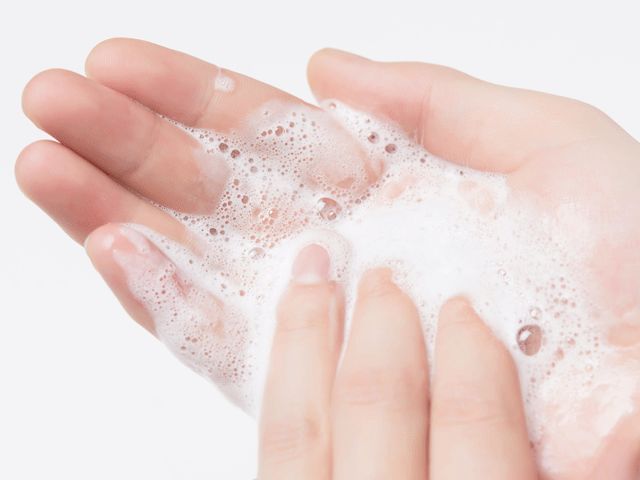 什么素颜霜使皮肤又白又嫩,既护肤又提亮肤色的素颜霜