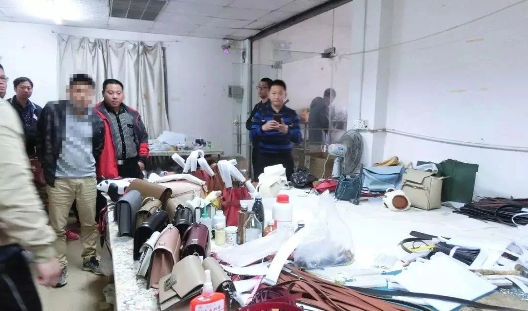 鏇濆厜鑹績鍟嗗,鏇濆厜榛戝績浠ｈ喘