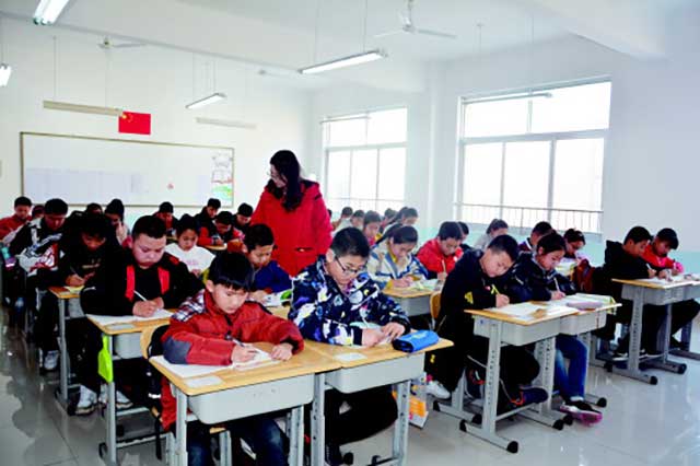 小学生学校免费托管,小学生放学托管服务