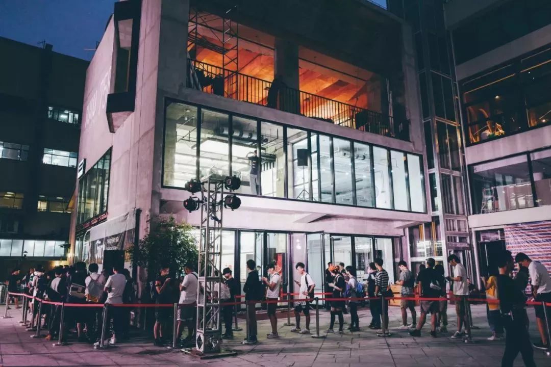 把废品变成生活用品,废料变实用东西