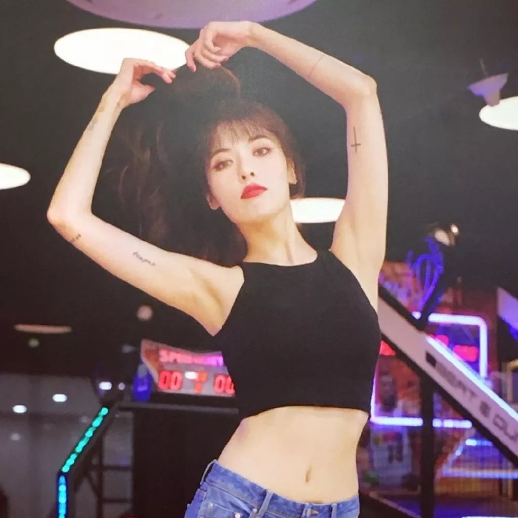 公布恋情被公司开除背假香奈儿都能带货说她是“人间毒药”我服!