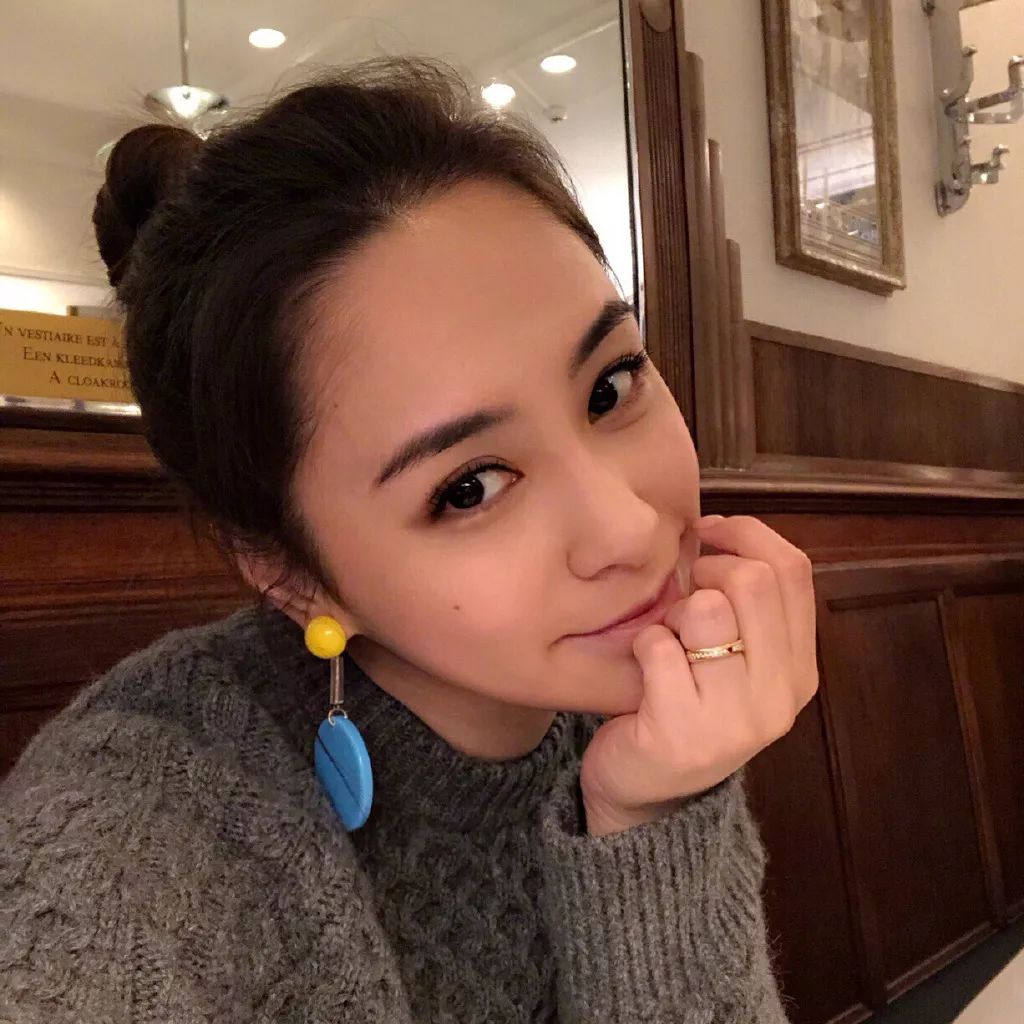 公布恋情被公司开除背假香奈儿都能带货说她是“人间毒药”我服!