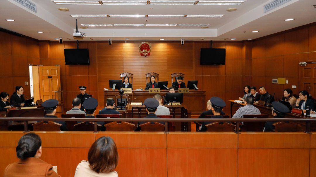 2017年上海百亿金融诈骗案,涉案金额2亿诈骗案