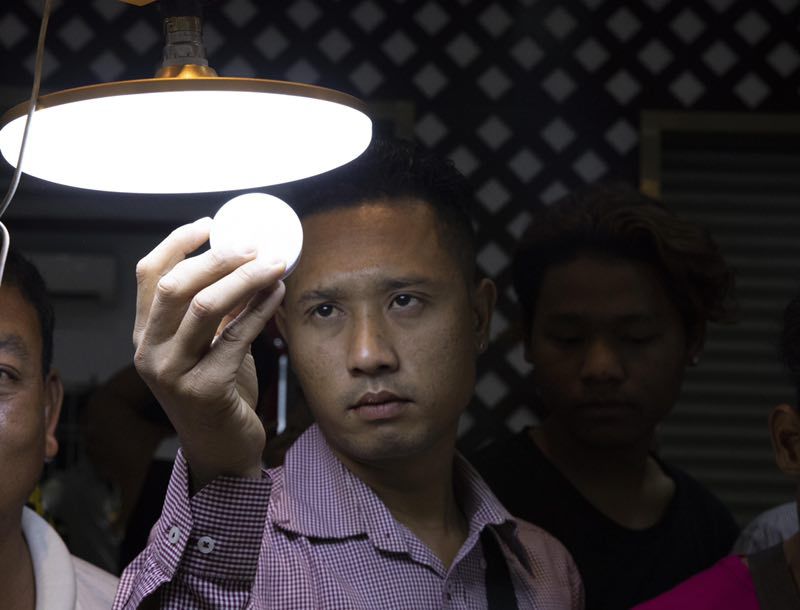 缅甸珠宝翡翠直播,缅甸矿区翡翠直播