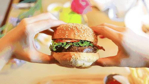 炸鸡汉堡披萨大餐,炸鸡汉堡跟披萨