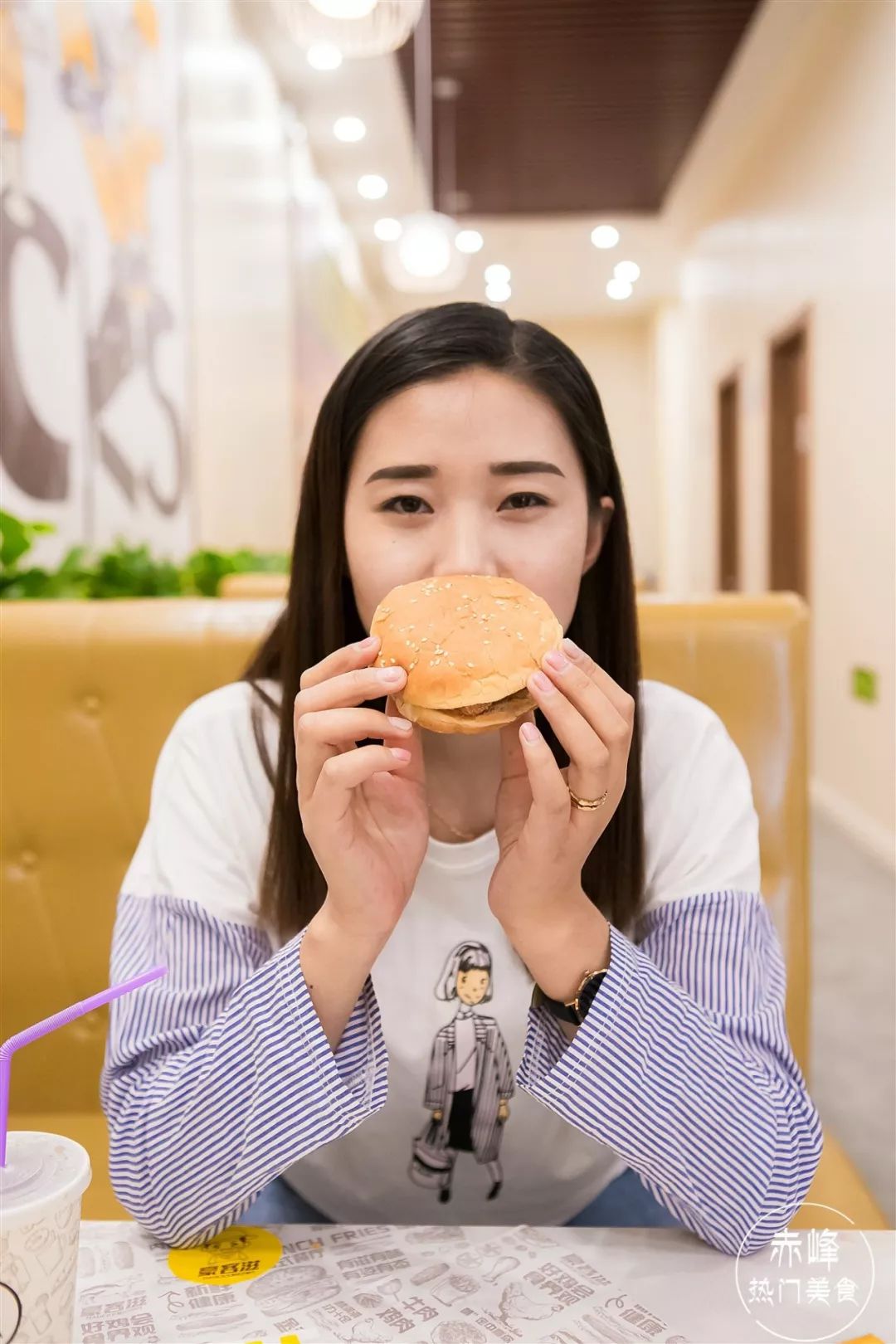 炸鸡汉堡披萨大餐,炸鸡汉堡跟披萨