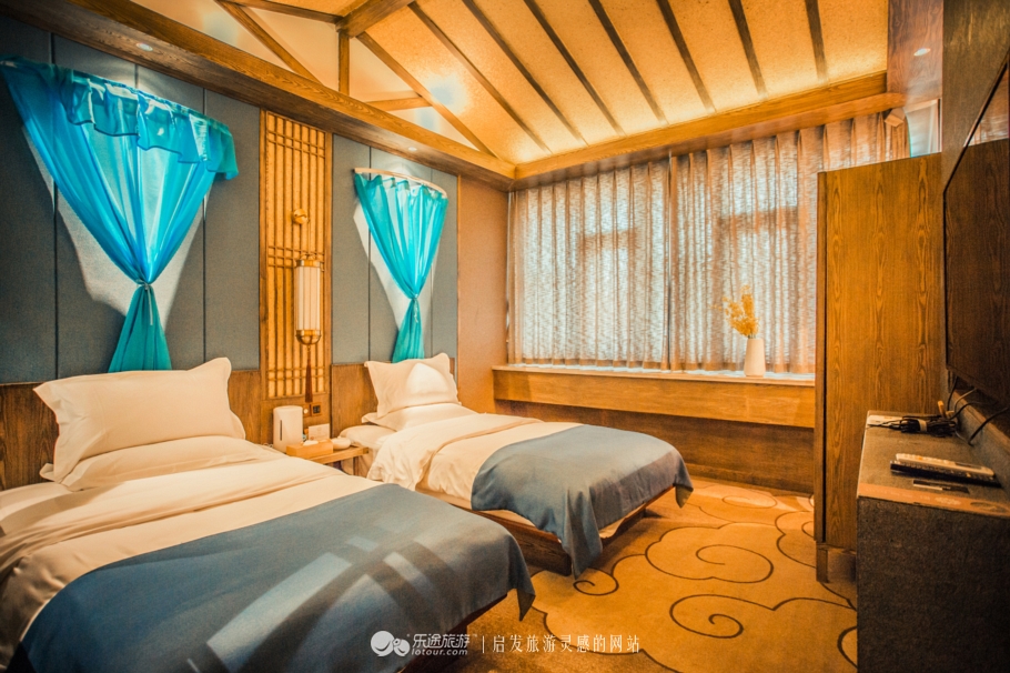 丽江古城少有的超大庭院客栈，适合爱茶人士！