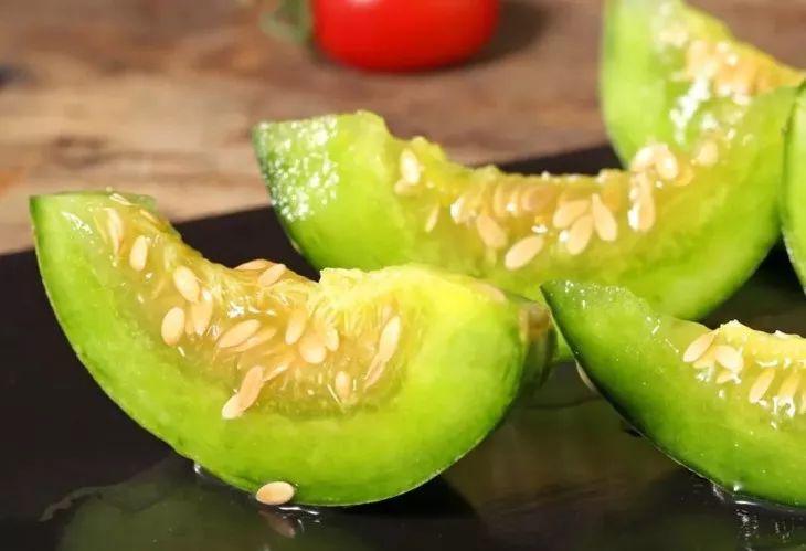 【周六午】春季抢先吃，烟台绿宝甜瓜，香脆多汁、清甜爽口，带皮啃更过瘾！