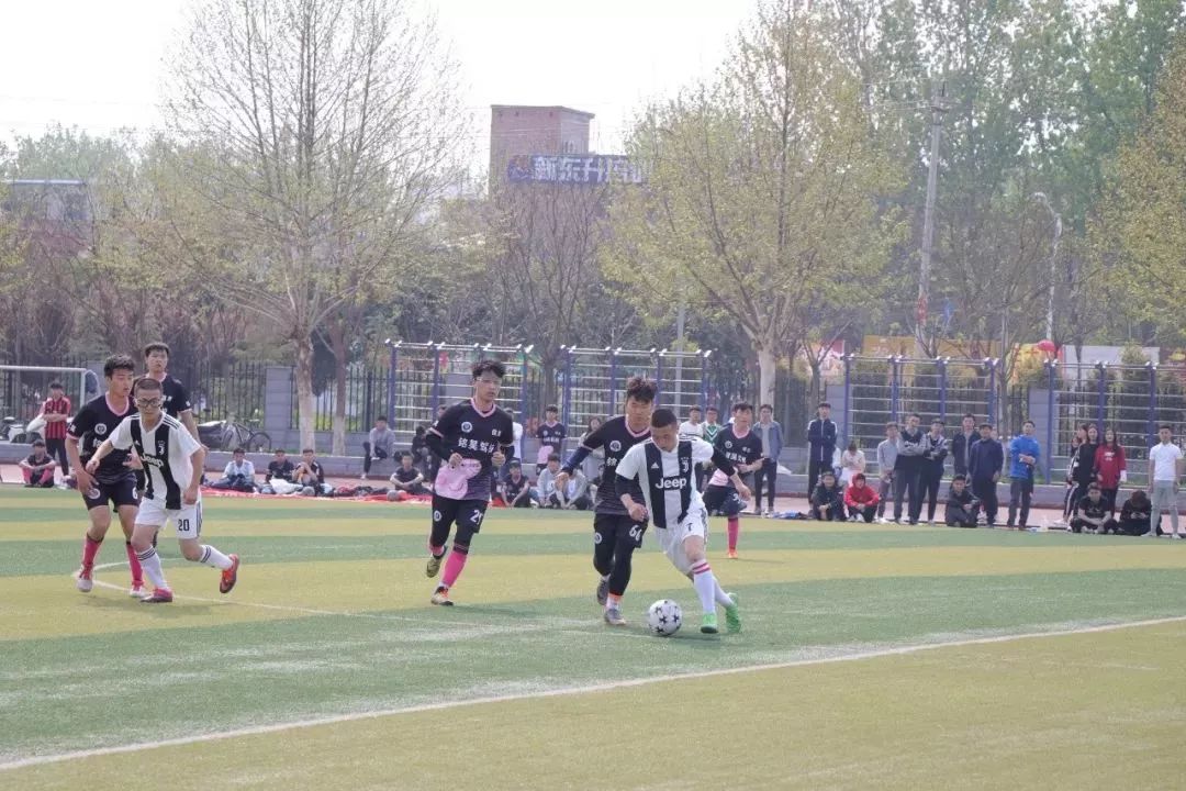 我们只是一群热爱足球的少年,我们这十年足球少年