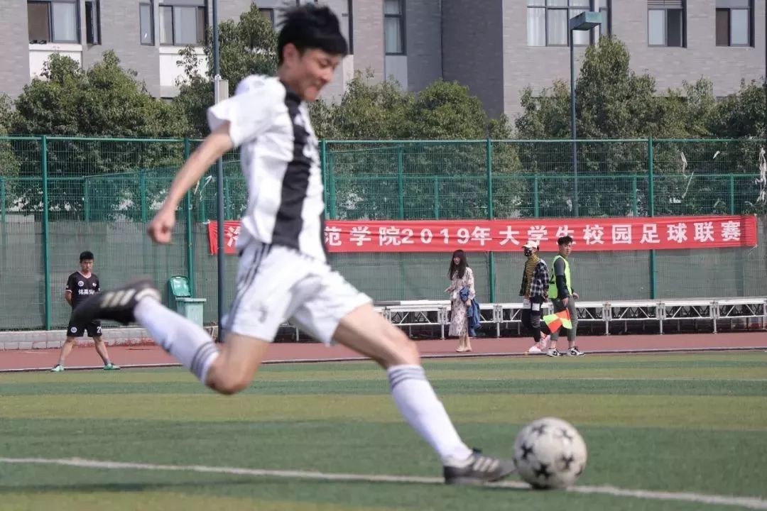 我们只是一群热爱足球的少年,我们这十年足球少年