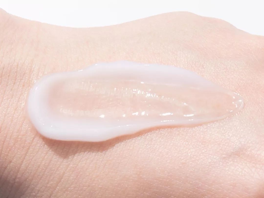 媲美大牌的平价面霜，不到一个月让我白了两度，连斑都看不见了！