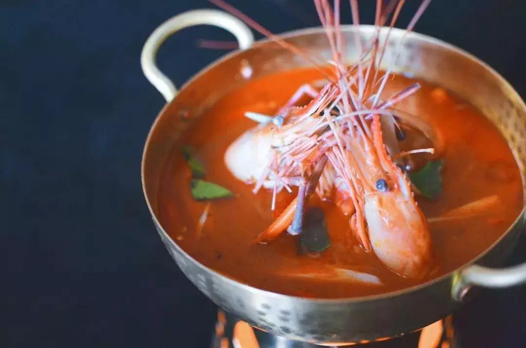 入住东南亚风情酒店！双人自助早餐+逸咖双人套餐！最低只要…