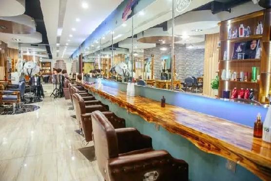 成都老照片:从“剃头”到“沙龙”,细数成都美容美发行业的发展