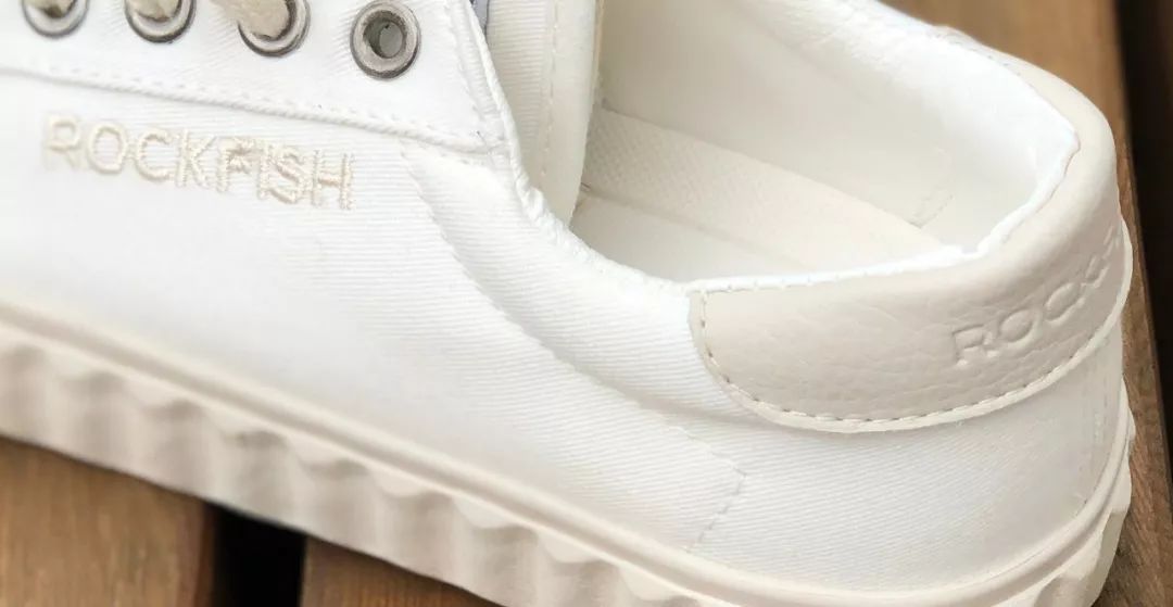 凯特王妃同款帆布鞋,梅根王妃穿什么鞋好看