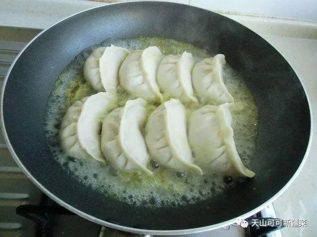 剩饺子怎么做和新包的一样,剩馅除了馅饼饺子包子还能做什么
