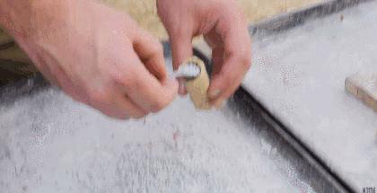 BBC又来惊爆：你抹口红，就是在亲吻上万只昆虫尸体？美丽背后这么血腥…