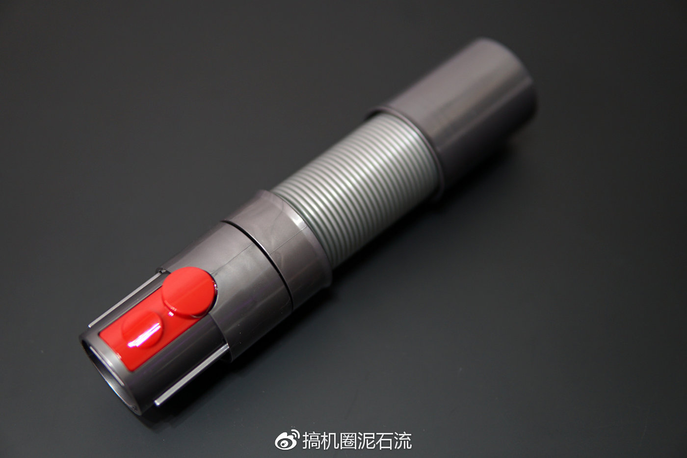 戴森除螨仪手持吸尘器评测,戴森吸螨仪v7清洗视频