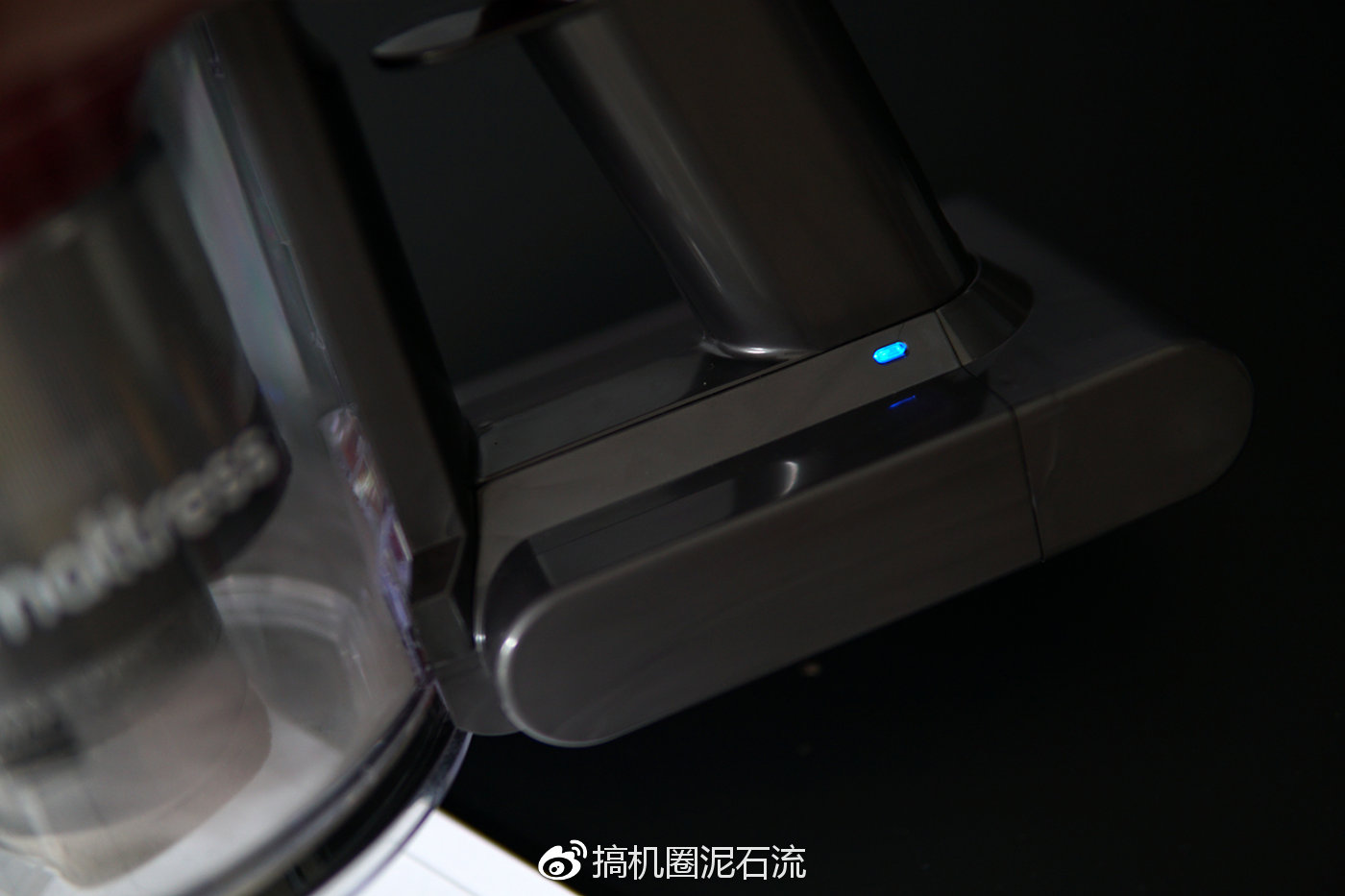 戴森除螨仪手持吸尘器评测,戴森吸螨仪v7清洗视频