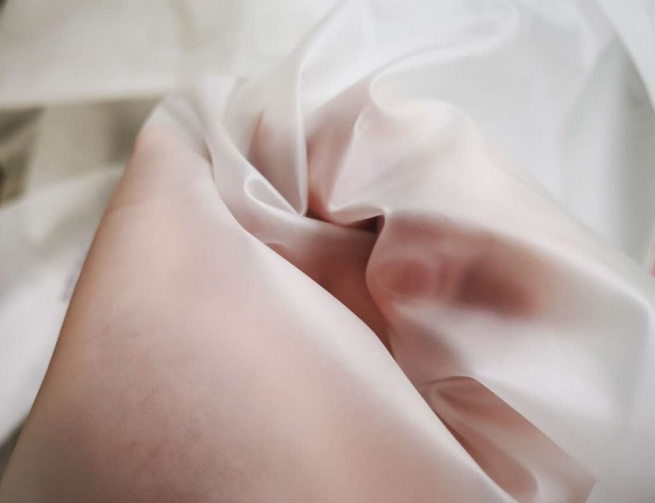 给孩子选雨衣有什么要求,雨衣雨鞋给孩子备好