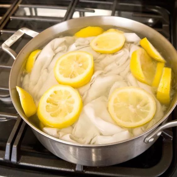 衣服发黄用什么漂白剂比较好,用漂白剂把白色衣服漂黄了怎么办