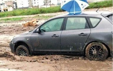 前车轮陷进泥里怎么办,车轮陷进泥坑怎么办