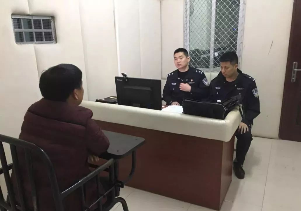 莆田沙场老板被抓,非法改装摩托路上被交警逮住