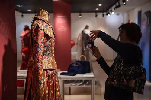 今日话题：中国移动将对涉嫌营销扰民的号码进行依法处置〡早安，张家界（350期）