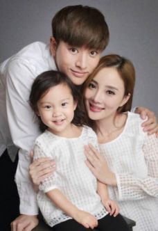 李小璐和贾乃亮的离婚协议书,李小璐离婚日期