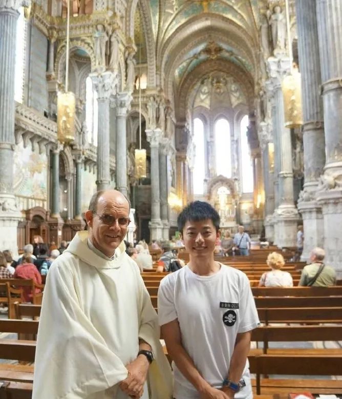 巴黎圣母院世界级的文化瑰宝,东方巴黎圣母院圣心大教堂