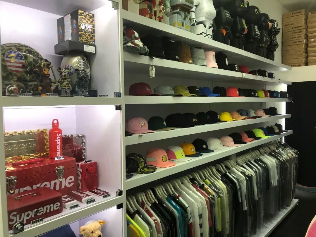 泰国最大球鞋店,泰国曼谷球鞋实体店