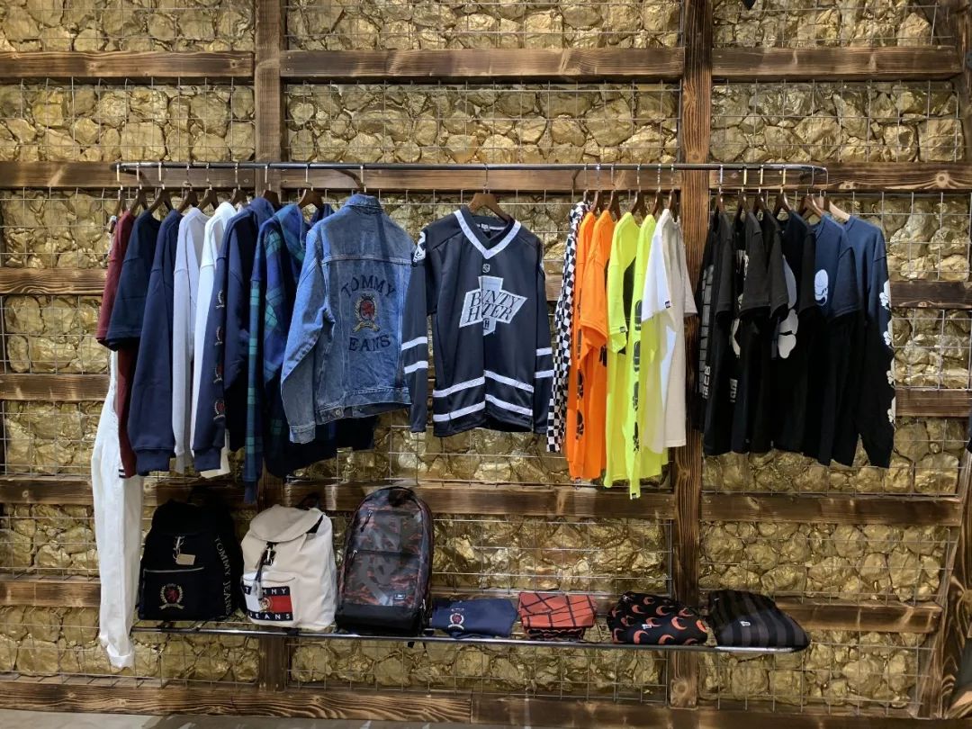 泰国最大球鞋店,泰国曼谷球鞋实体店