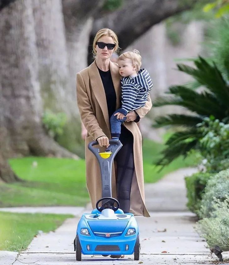 眼镜女款太阳镜jennie,jennie防紫外线太阳镜