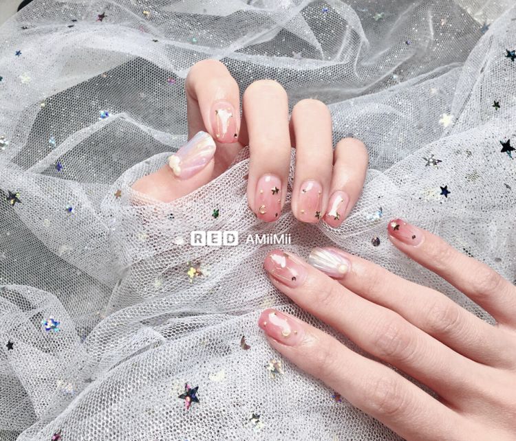 夏天美甲款式图片2022最火网红款,夏天短指甲美甲纯色显手白