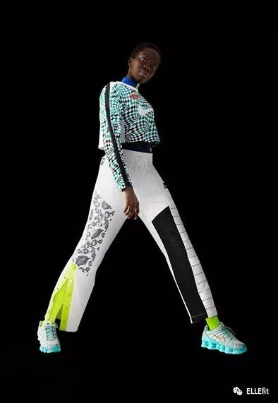 倪妮宋茜穿吊带有风情,宋茜身材长腿