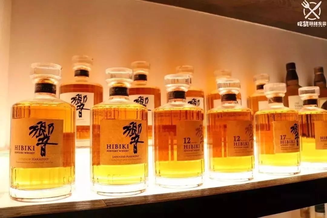 隐藏的威士忌酒柜,隐藏很深的酒