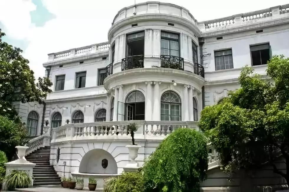 探索上海的特色景点,探索上海旅游景点和美食推荐