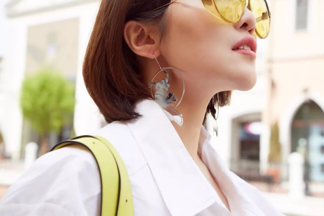 怎么穿让人看起来很贵,怎样穿看起来既普通又好看