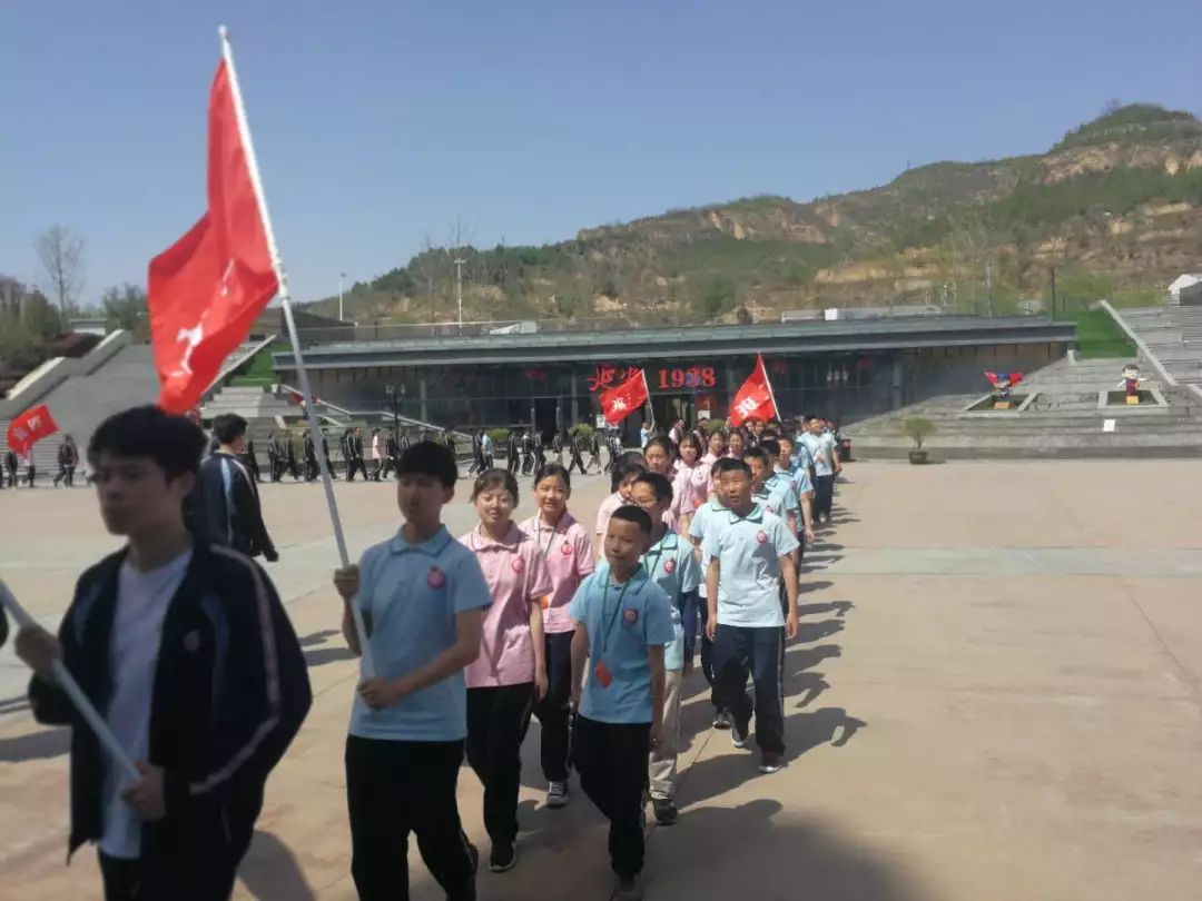 闄曡タ瀛︿範杩藉绾㈣壊瓒宠抗绯诲垪娲诲姩,鎺㈢储姹傜煡涔嬫梾瀵昏绾㈣壊瓒宠抗